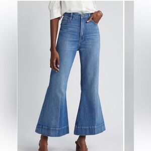 Frame, the extreme flare ankle jeans
Worn only once. Great condition